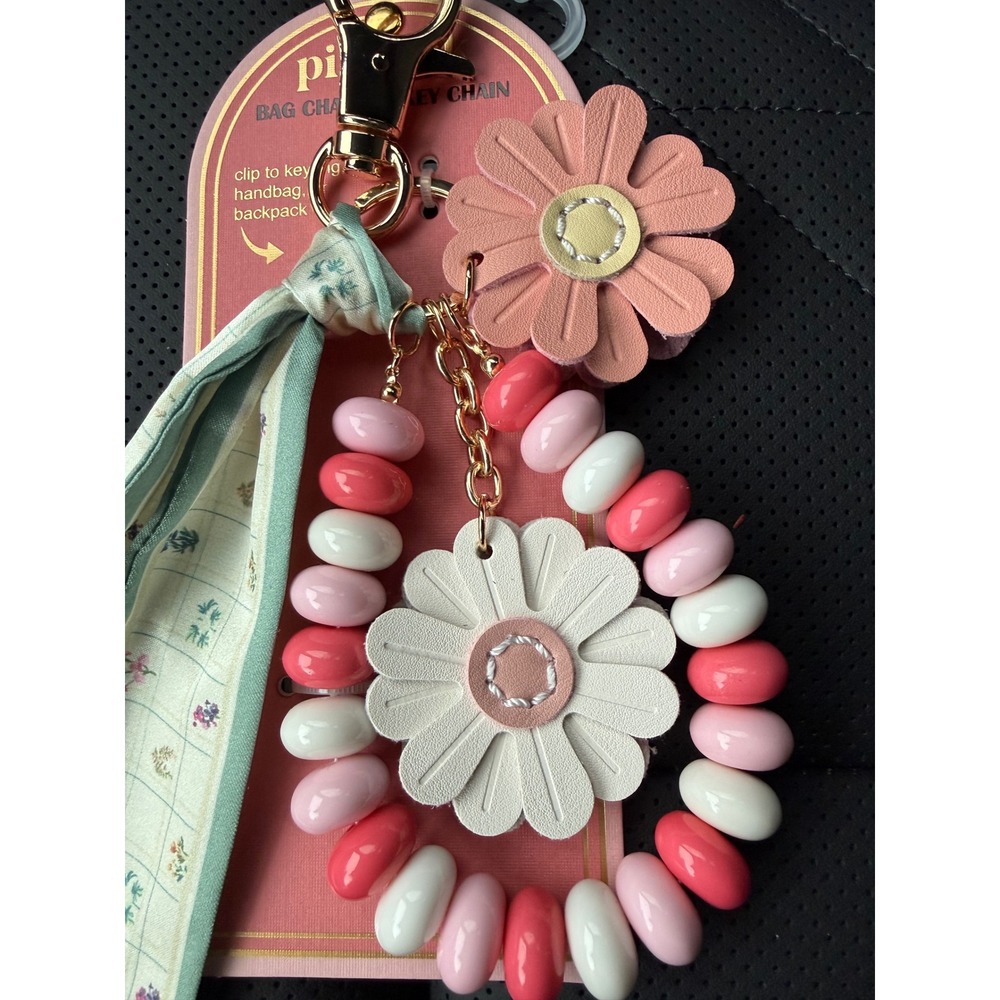 Pippa Bag Charm Keychain Daisy Flower Pink White Beaded Scarf Ribbon Gold Tone